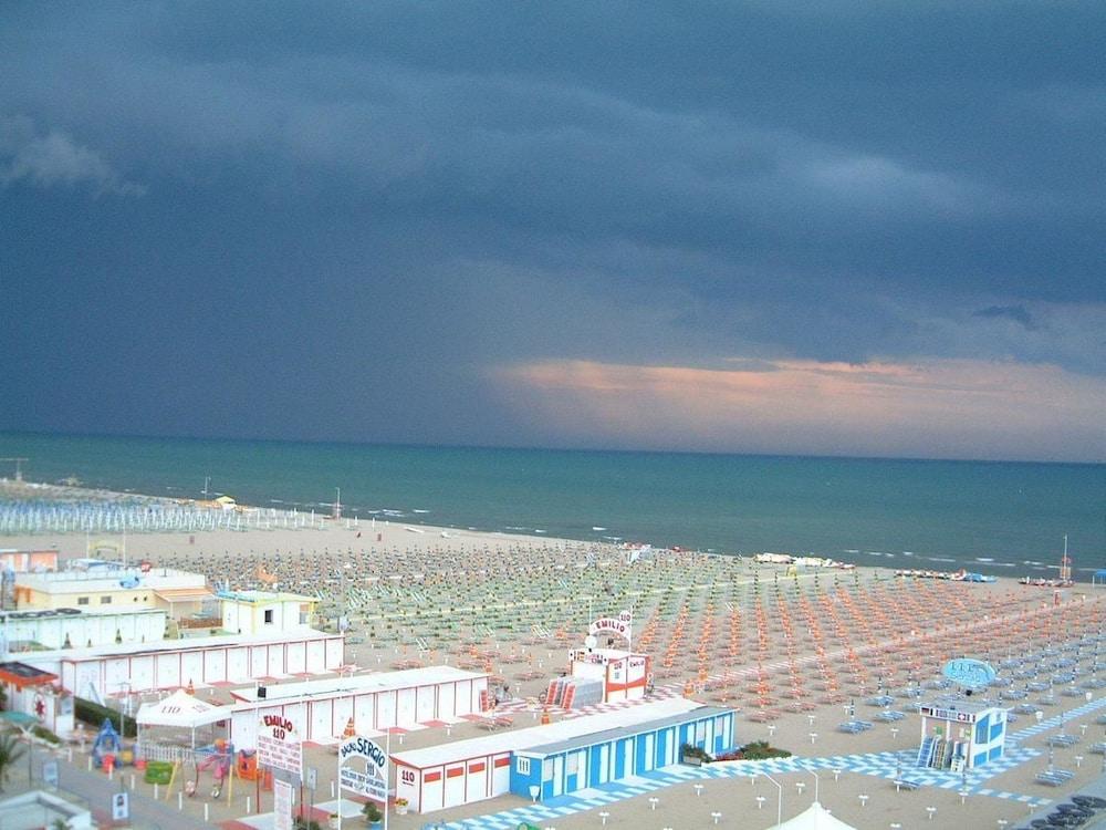 Hotel Artide Rimini Exterior foto